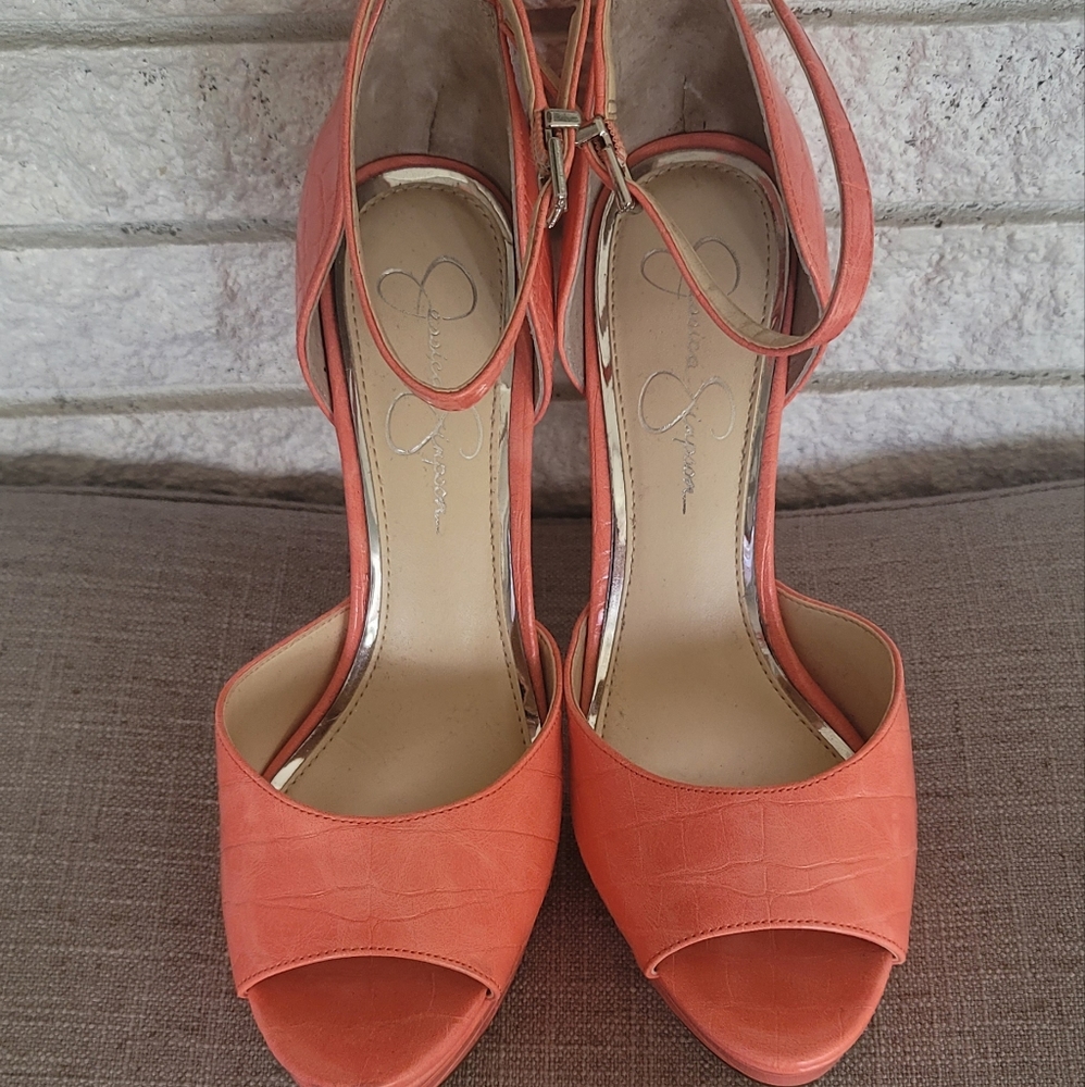 Heels - Picture 2 of 4